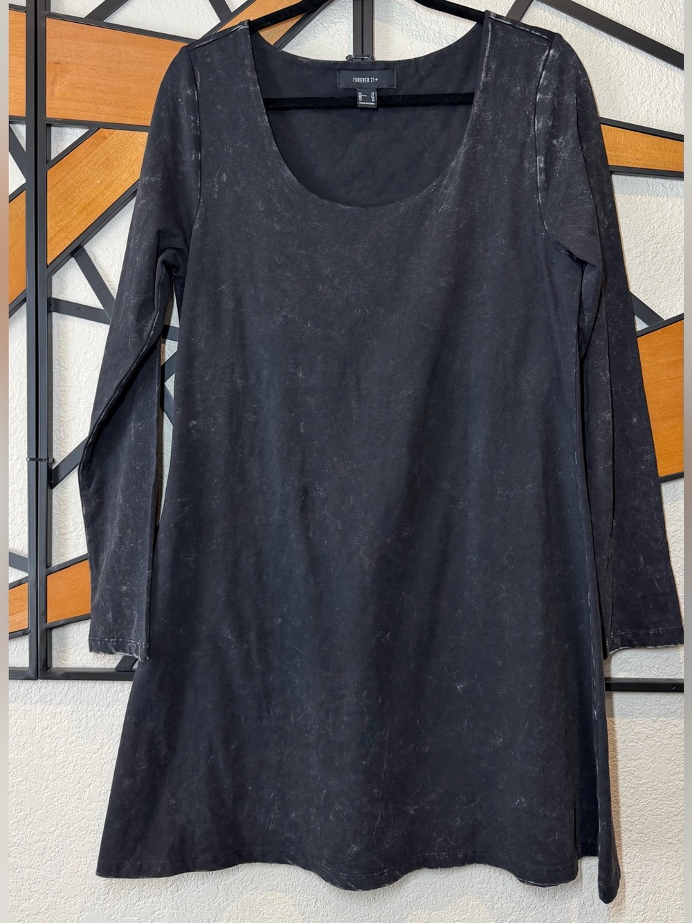 Forever 21 Black Scoop Neck Long Sleeve Tunic
